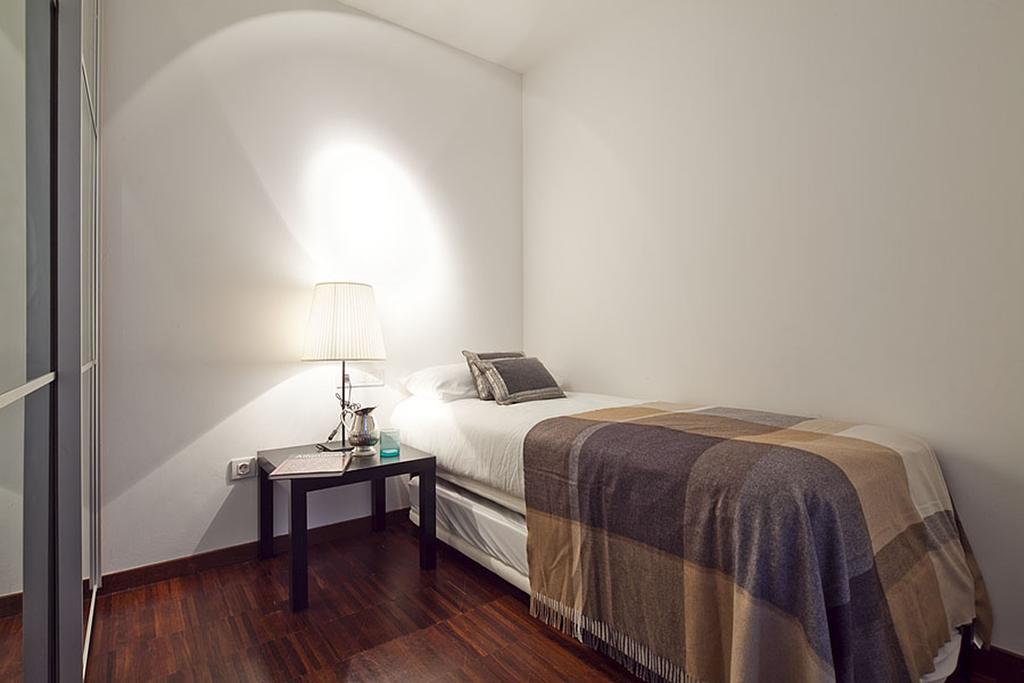 Apartment Barcelona Rentals - Sarria Apartments Near Center Eksteriør bilde