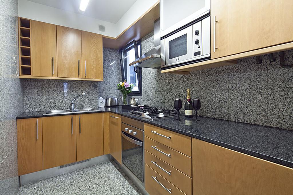 Apartment Barcelona Rentals - Sarria Apartments Near Center Eksteriør bilde